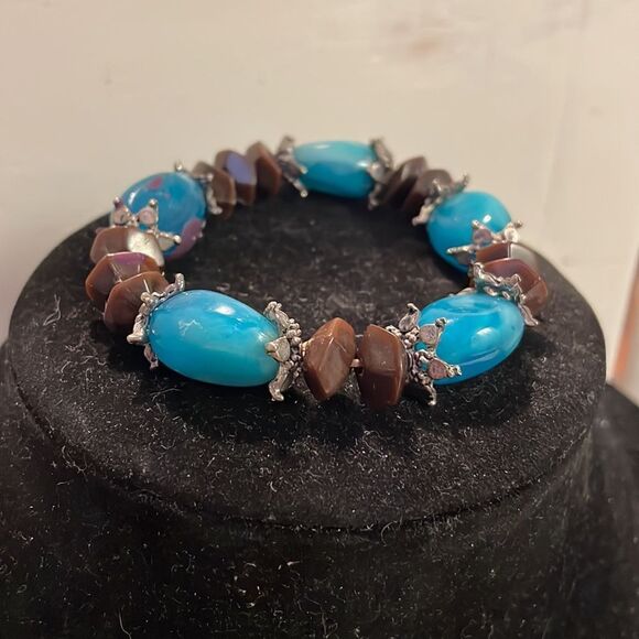 8” oval shaped turquoise tone beads/brown and silver tone discs stretch braceket - Picture 5 of 9